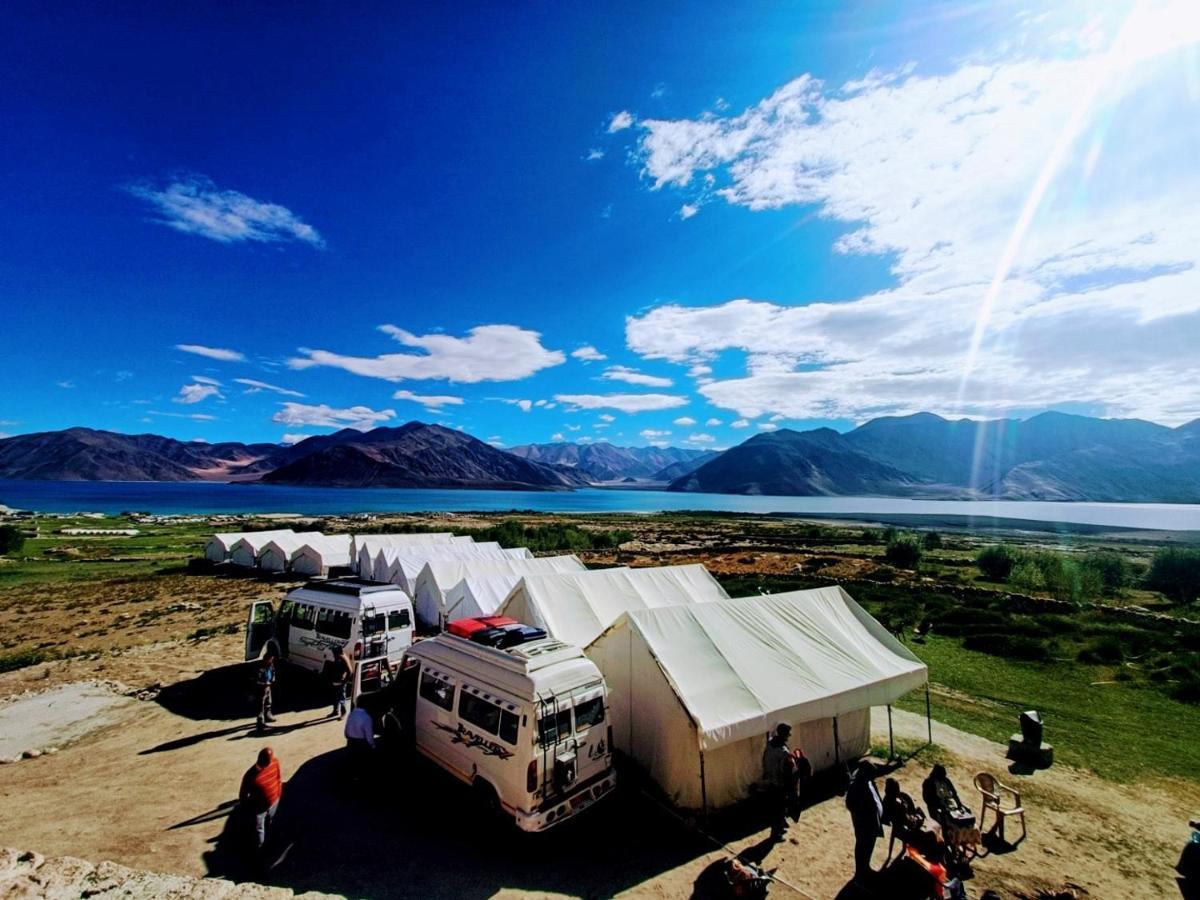 Camp Redstart Hotel Leh Bagian luar foto
